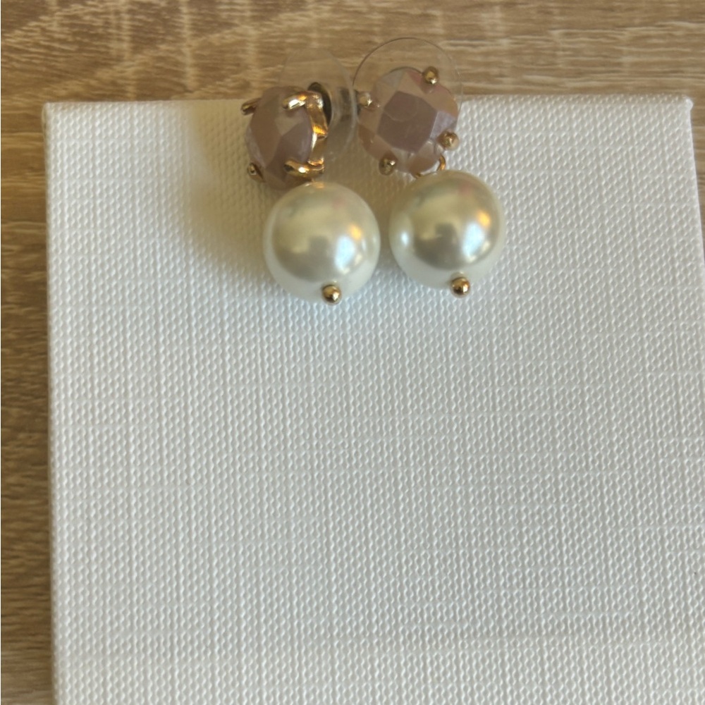 Banana Republic Pearl and Gem drop earrings
